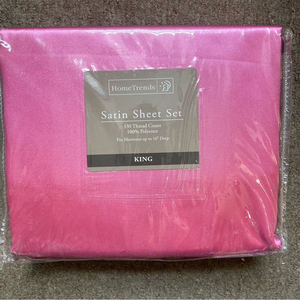 Satin Sheet Set King Size Bubblegum Barbie Pink 4 piece New in Package